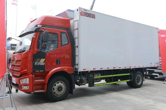 FAW Jiefang J6L রেফ্রিজারেটেড টিপার ডাম্প ট্রাক 240hp 4X2 6.8m
