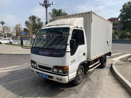 Isuzu ব্যবহৃত কার্গো ট্রাক 90hp 4x2 মডেল বছর 2012 ইউরো 3