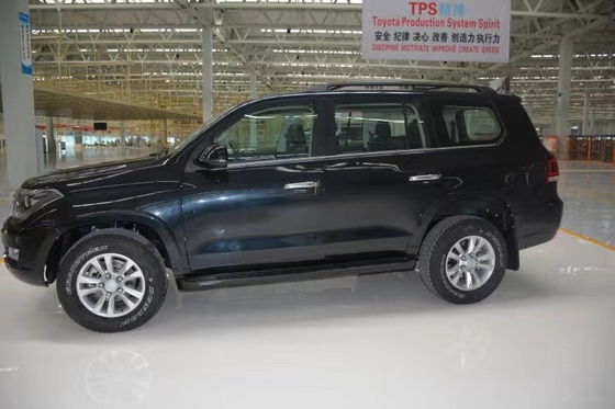 ইন-স্টক অফ-রোড SUV লার্জ পাওয়ার লার্জ স্পেস থ্রি কালার অটোমোটিভ ম্যানুফ্যাকচারিং উন্নত ইঞ্জিন প্রযুক্তি