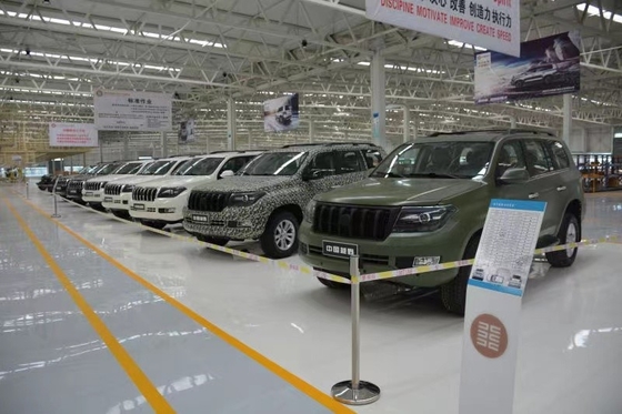 ইন-স্টক অফ-রোড SUV লার্জ পাওয়ার লার্জ স্পেস থ্রি কালার অটোমোটিভ ম্যানুফ্যাকচারিং উন্নত ইঞ্জিন প্রযুক্তি