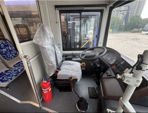 10.5 মি 50 + 1 সিটার সিএনজি সিটি বাস