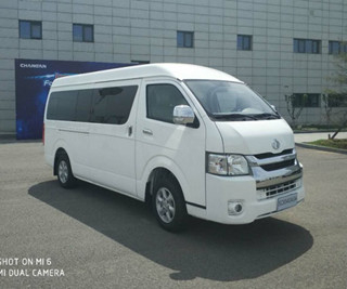 2.4L 82kw ব্যবহৃত প্যাসেঞ্জার বাস 15 সিটার কোচ 5 স্পিড ম্যানুয়াল